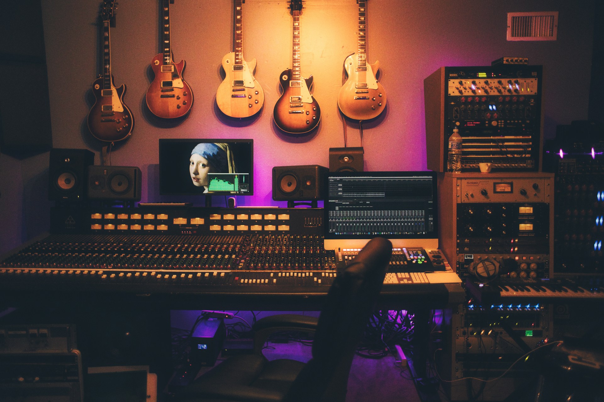 Condenser microphone in professional recording environment